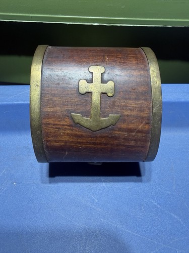 Pirate treasure chest - treasure, compass